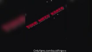 Liquid fire playing with that pussy while watching porn - Freak