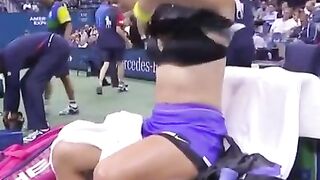 Bianca Andreescu take off her shirt on court ????????????